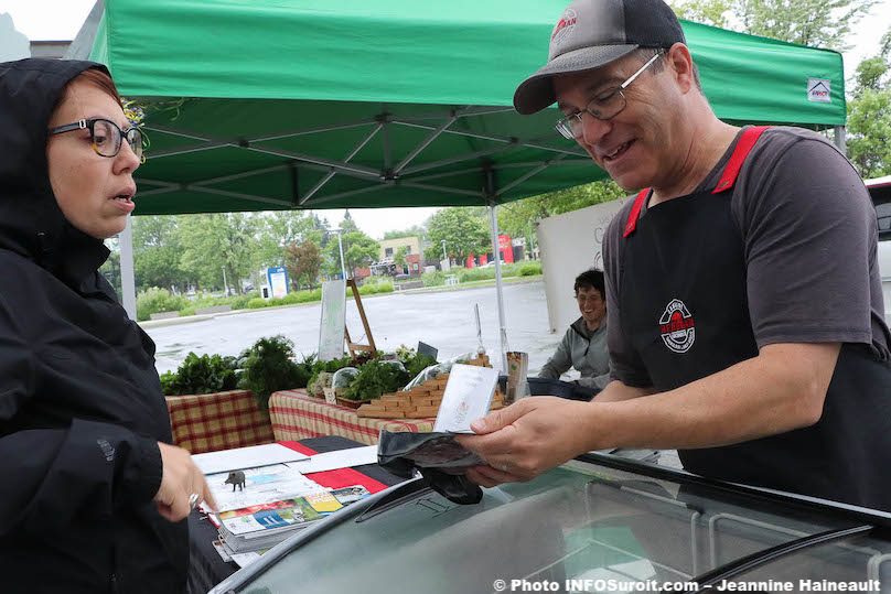 marche public Valleyfield kiosque Domaine Herdman viande photo JH INFOSuroit