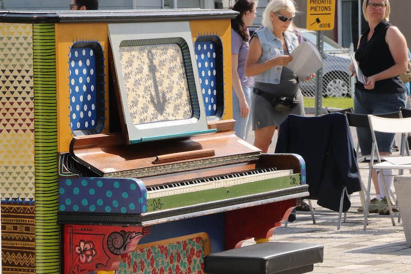 piano public pont Jean_de-LaLande Valleyfield activites estivales photo JH INFOSuroit