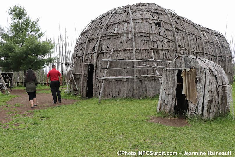 une des maisons longues du site Droulers a St-Anicet photo 2019 JH INFOSuroit