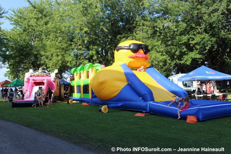 fete gourmande Ville de Beauharnois 2017 jeux gonflables photo JH INFOSuroit