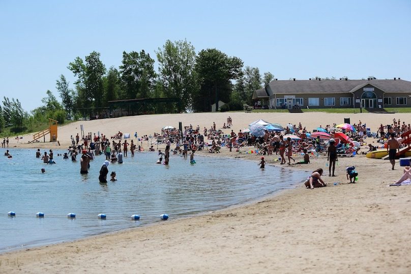 plage Le Sablon visiteurs restaurant depanneur et camping photo via Facebook Le Sablon Plage et Camping