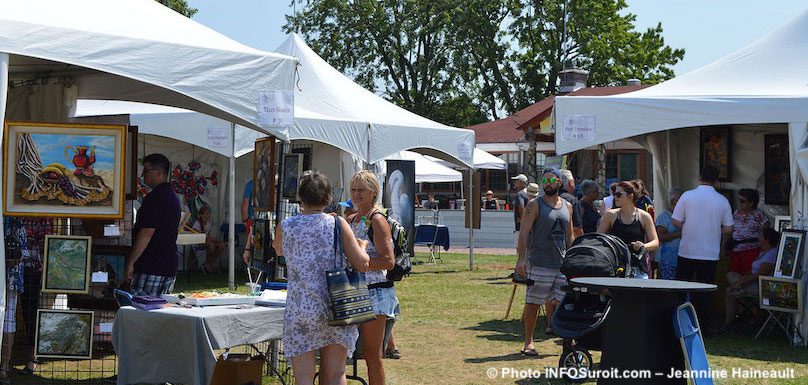 visiteurs Festival des Arts de Valleyfield 2018 parc Delpha-Sauve kiosques artistes photo JH INFOSuroit