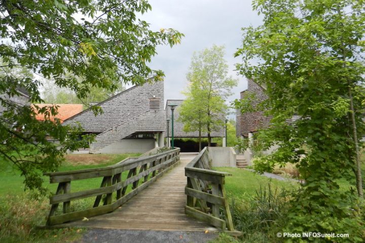 Batiments accueil Parc historique de la Pointe-du-Moulin a NDIP photo INFOSuroit