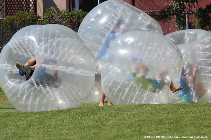 bubble soccer enfants jeux photo Jeannine_Haineault INFOSuroit