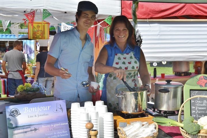 festival de la Soupe Vaudreuil-Soulanges 2016 kiosque Line et Jonathan photo via Ville NDIP