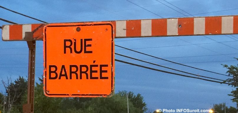 signalisation panneau rue_barree detour photo INFOSuroit