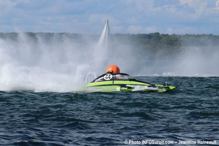 Regates Beauharnois 2019 2 point 5 litres S-44 photo JH INFOSuroit