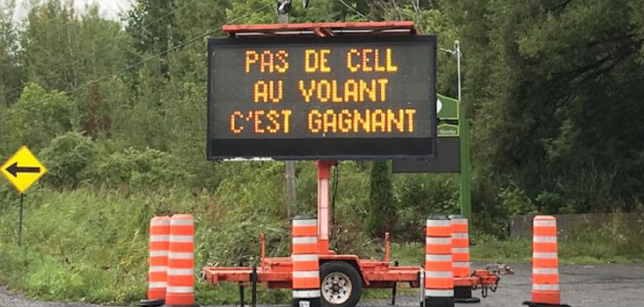 affichage-routier-campagne-pas-de-cell-volant-photo-via-mrc-beauharnois-salaberry