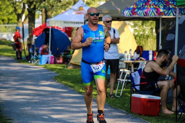 defi 12 heures triathlon Quebec porte-parole humoriste Maxim_martin photo courtoisie TQ