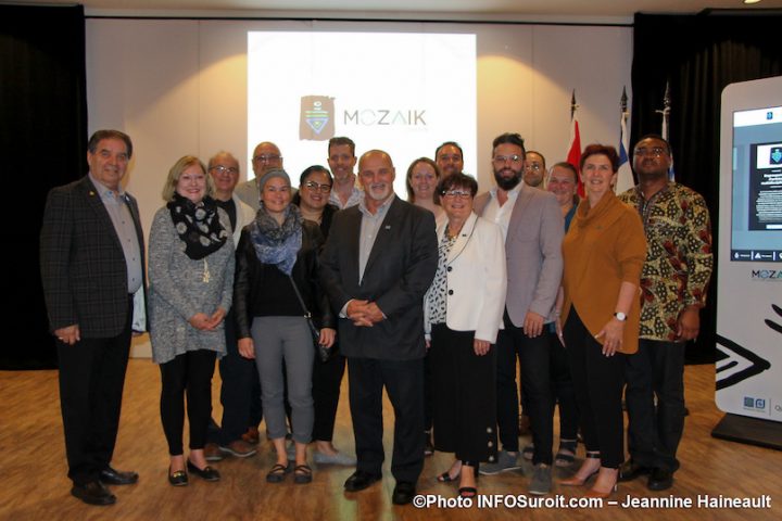 lancement Je_suis_Mozaik Ville Vaudreuil-Dorion elus et partenaires photo JH INFOSuroit