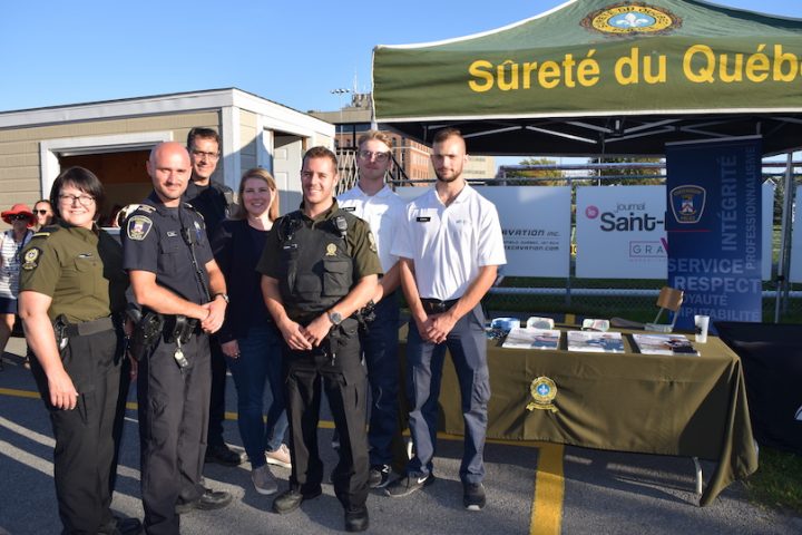 plusieurs des partenaires de la campagne de securite pas de cell au volant photo via MRC