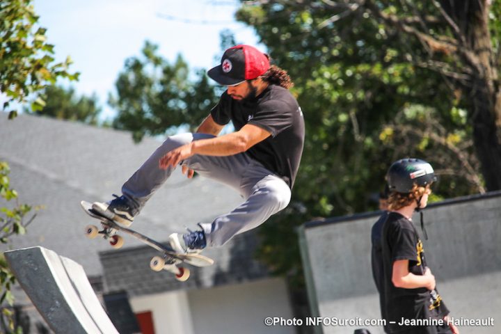 skatepark demonstration a inauguration nouveau skatepark de Chateauguay photo JH INFOSuroit