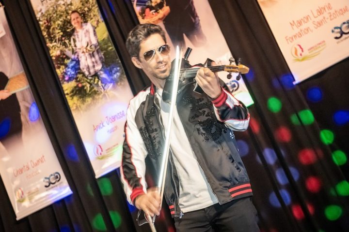 Eric_Speed violoniste au gala Hommages aux agricultrices 2019 photo via AMO