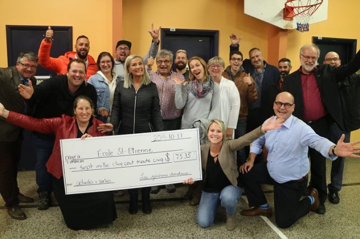 Grande Marche des Tisserands Ecole ST-Etienne de Beauharnois ambassadeurs et montant photo via CSVT