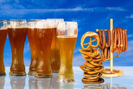 bieres pretzels oktoberfest visuel Gellinger via Pixabay et INFOSuroit