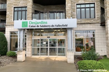 exterieur caisse Desjardins Valleyfield oct2019 photo INFOSuroit