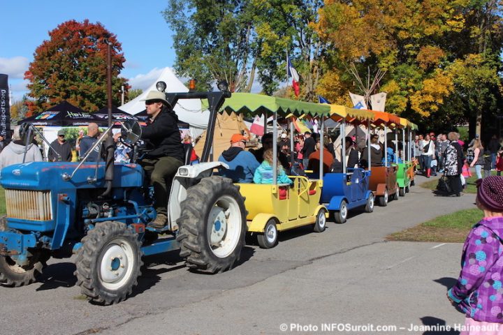 festival-des-couleurs-de-Rigaud-petit-train-photo-JHaineault-INFOSuroit