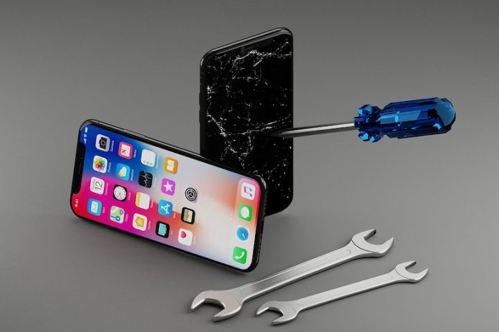 iPhone telephone cellulaire intelligent reparation photo QuinceMedia via Pixabay et INFOSuroit