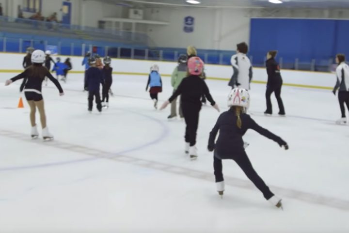 initiation au patinage programnme patinage Plus de patinage canada extrait video YouTube IJTD-4PGNF0