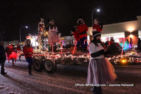 Chateauguay-Histoire-de-Noel-2018-participants-danseurs-photo-JH-INFOSuroit