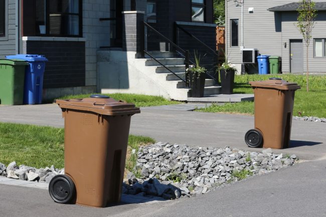 bac-brun-matieres-organiques-compost-photo-via-mrc-beauharnois-salaberry