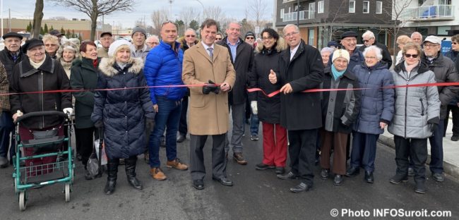 elus Ville Chateauguay et residents Vice Versa inauguration rue de Gaspe Ouest nov2019 photo INFOSuroit