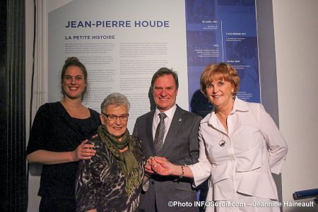 fille mere et epouse de Jean-Pierre Houde avec maire de Chateauguay PPRouthier photo JH INFOSuroit