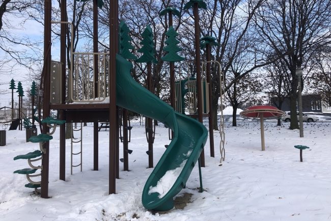 hiver modules de jeux parc Maisonneuve a Valleyfield photo via SdV