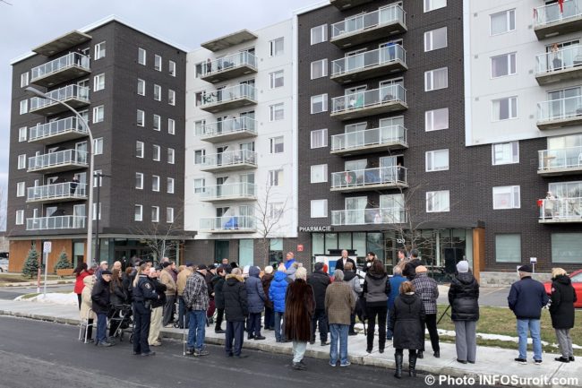 inauguration rue de Gaspe Ouest sens unique Chateauaguay elus et residents du ViceVersa nov2019 photo INFOSuroit