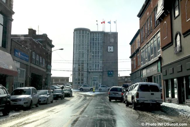 hotel de ville Salaberry-de-Valleyfield hiver centre-ville photo INFOSuroit