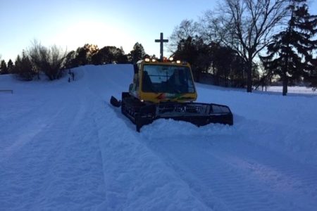 neige glissade hiver dameuse du Mont St-Bruno a Valleyfield photo via SdV