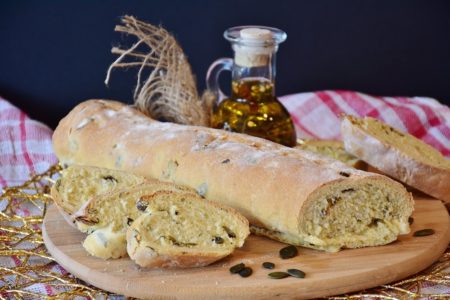 pain ciabatta huile olive photo RitaE via Pixabay et INFOSuroit