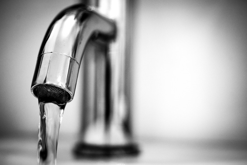 eau potable robinet cuisine photo SkitterPhoto via Pixabay et INFOSuroit