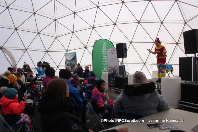 YetiFest-2019-a-Valleyfield-spectacle-d_animation-interieur-igloo-photo-JH-INFOSuroit