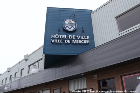 enseigne Hotel de Ville Mercier dec2019 photo JHaineault INFOSuroit