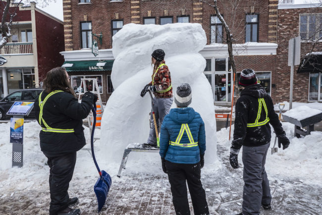 etudiants Cegep Valleyfield Interco sculptures sur neige a Riviere-du-Loup fev2020 Photo RDL