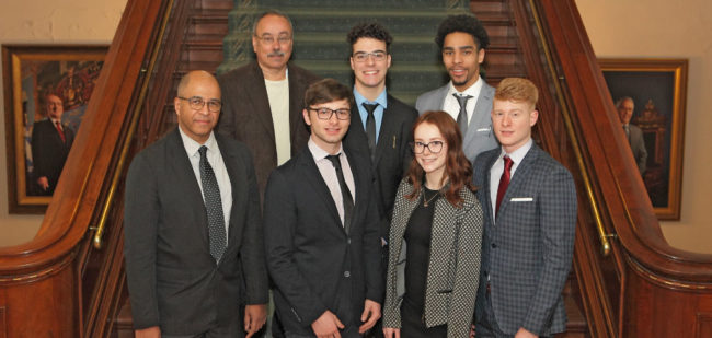 etudiants-college-valleyfield-participant-forum-etudiant-assemblee-nationale-2020-credit-photo-Marc-Andre-Grenier-collection-assnat