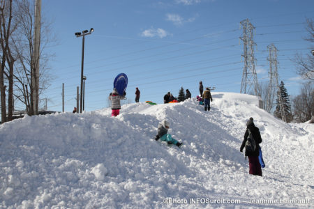 hiver La_Grosse_Bordee 2020 Chateauguay butte a glisser glissade enfants photo JH INFOSuroit