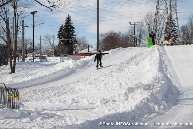 hiver La_Grosse_Bordee 2020 a Chateauguay planche a neige photo JH INFOSuroit