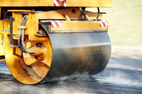Travaux d’asphaltage de l’autoroute 20 à Coteau-du-Lac et Les Coteaux